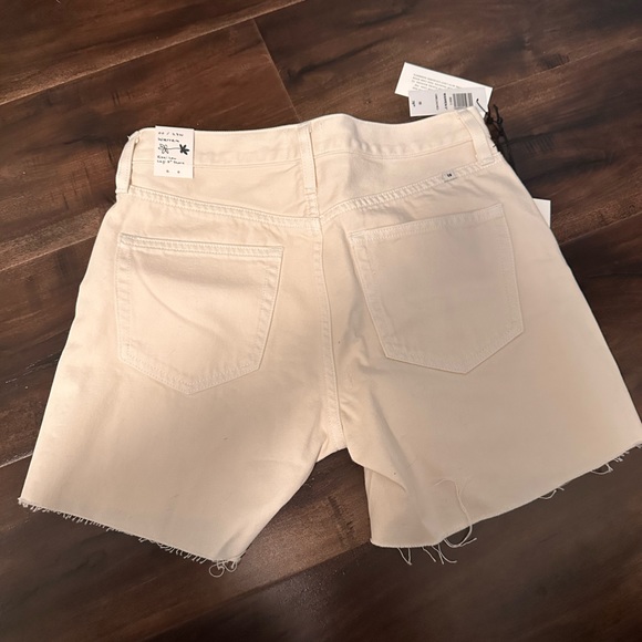 •SOLD• BRAND NEW Aritzia Shorts - Picture 4 of 4